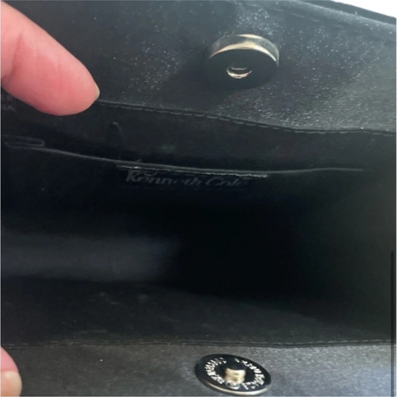 Kenneth Cole | Black Velvet Evening Bag. - Picture 4 of 5
